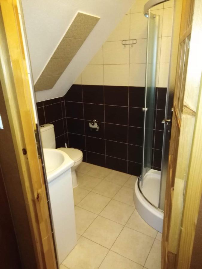 Pokoje U Mrugaly Czerwienne Habitación foto