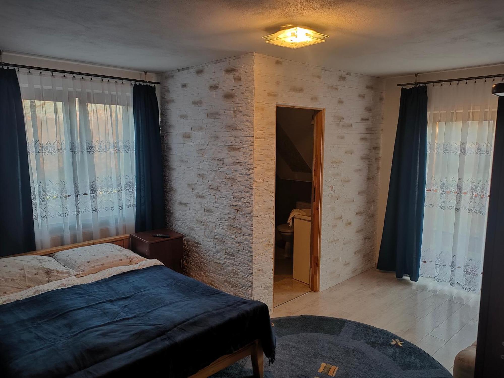 Pokoje U Mrugaly Czerwienne Habitación foto