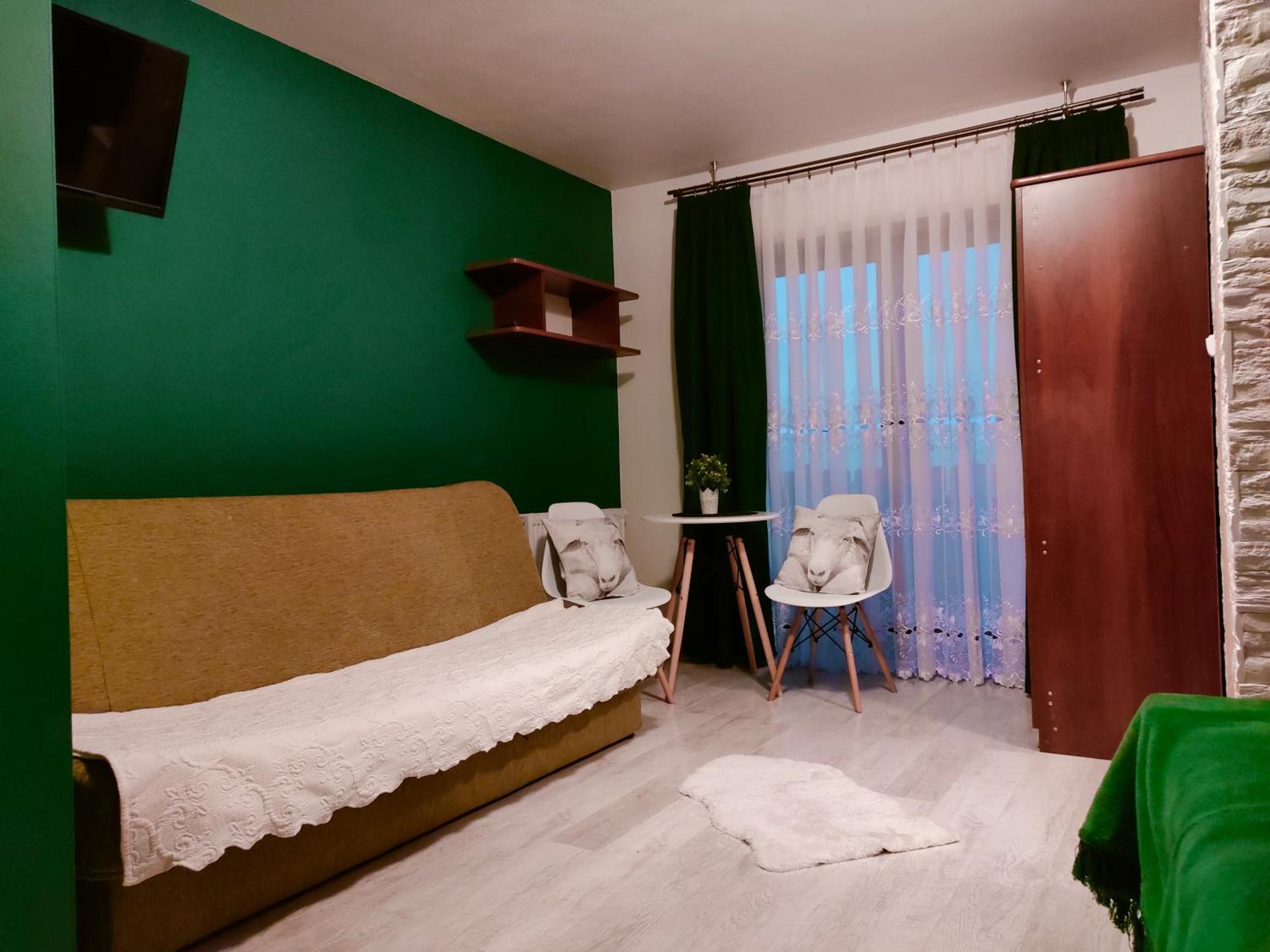 Pokoje U Mrugaly Czerwienne Habitación foto