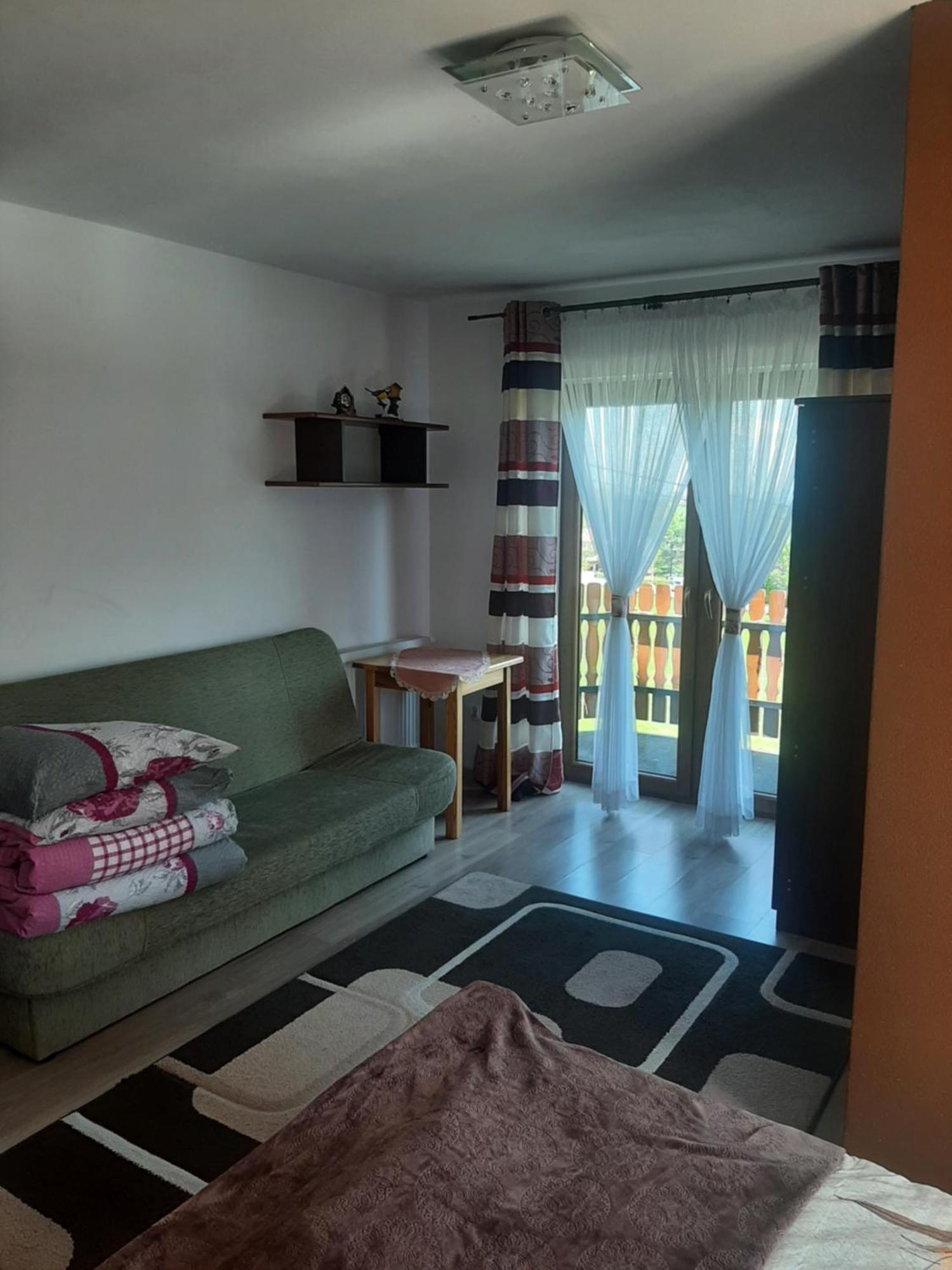 Pokoje U Mrugaly Czerwienne Habitación foto